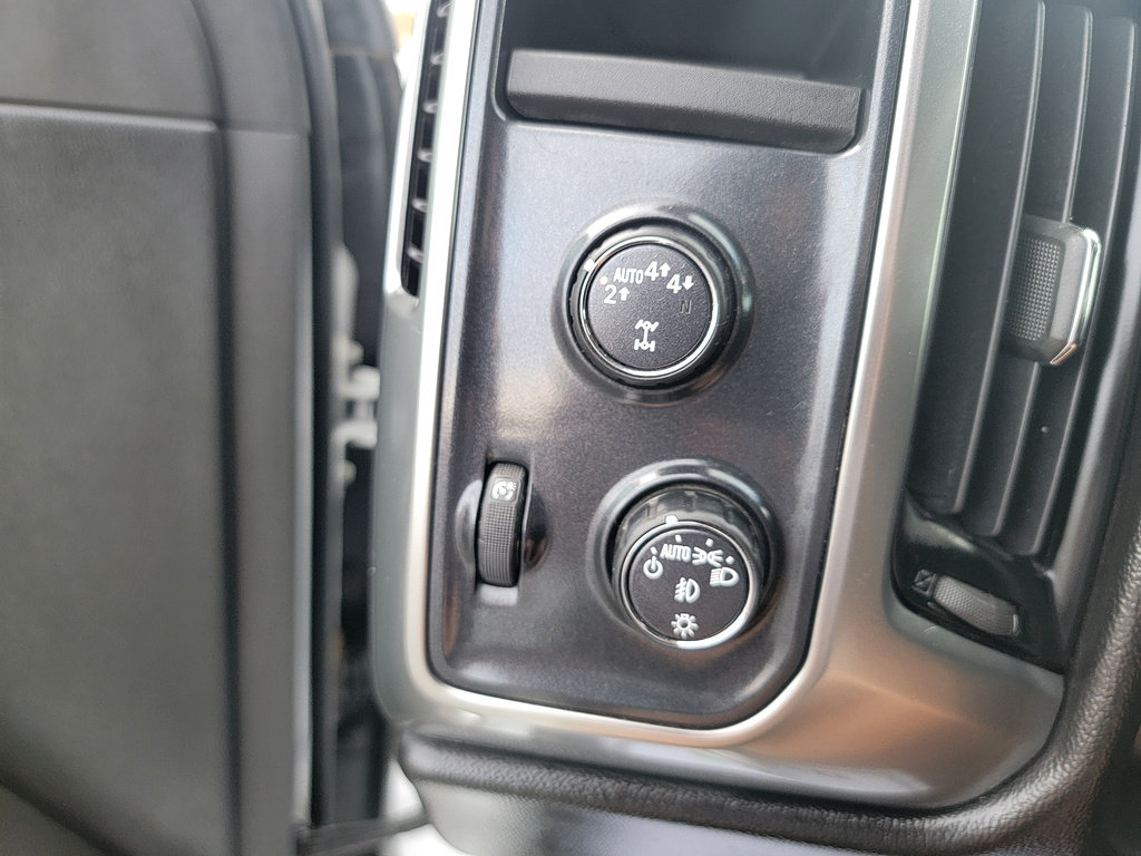 Used 2018 Chevrolet Silverado 1500 LT w/ Texas Edition AWD/4WD image 19