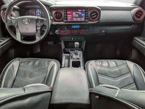 Used 2022 Toyota Tacoma TRD Sport w/ Technology Package AWD/4WD image 16