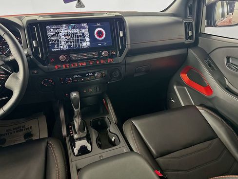 Used 2025 Nissan Frontier PRO-4X w/ Pro Premium Package image 28