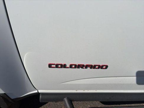 Used 2022 Chevrolet Colorado LT w/ Redline Special Edition image 10