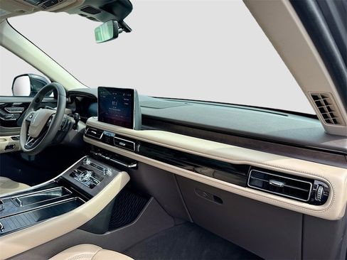 Used 2023 Lincoln Aviator Reserve w/ Elements Package Plus image 33
