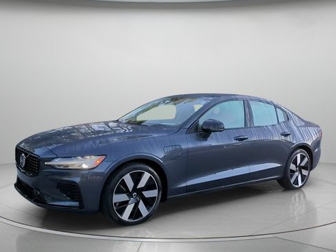 Used 2024 Volvo S60 T8 Ultimate AWD/4WD image 13