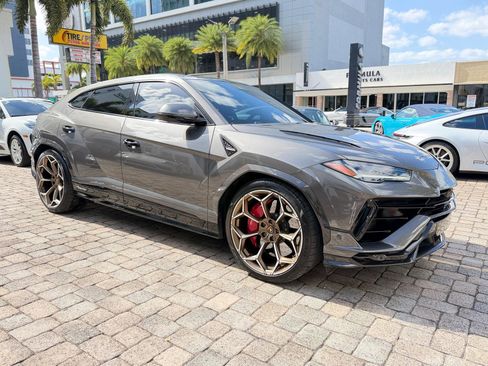 Used 2024 Lamborghini Urus Performante AWD/4WD image 10