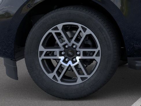 New 2025 Ford Expedition Active image 19