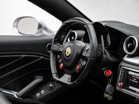 Used 2016 Ferrari California T image 54