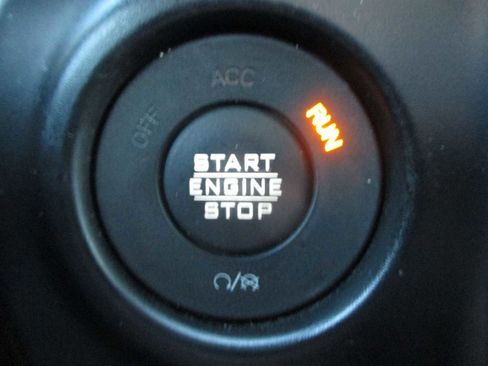 Used 2023 Jeep Gladiator Overland image 42