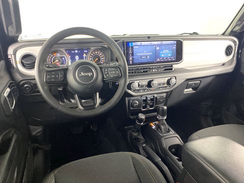 Used 2024 Jeep Wrangler Unlimited Sport AWD/4WD image 18