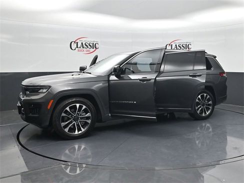 Used 2022 Jeep Grand Cherokee L Overland w/ Advanced Protech Group III image 32