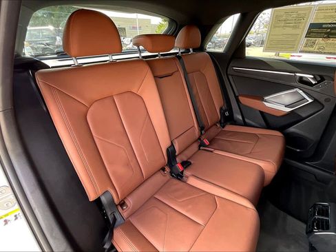 Used 2020 Audi Q3 2.0T Premium w/ Convenience Package image 17