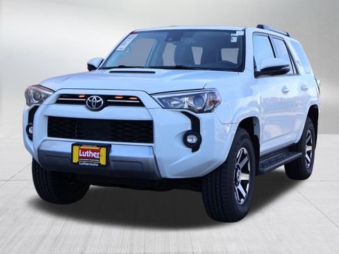 Used 2022 Toyota 4Runner TRD Off-Road Premium image 3