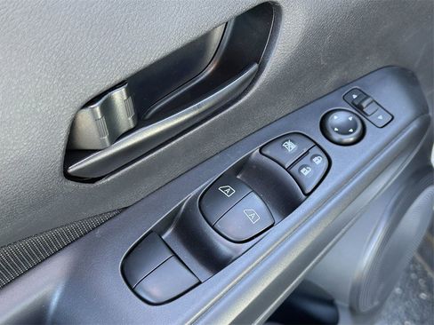 Used 2025 Nissan Kicks Play S image 24