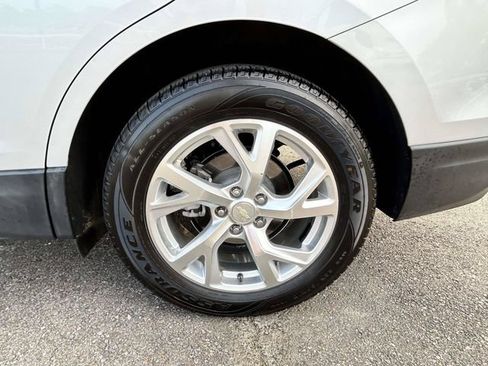 Used 2020 Chevrolet Equinox LT FWD image 3