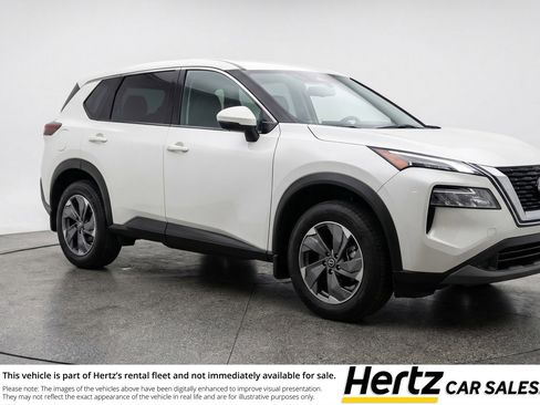 Used 2025 Nissan Rogue SV FWD image 1