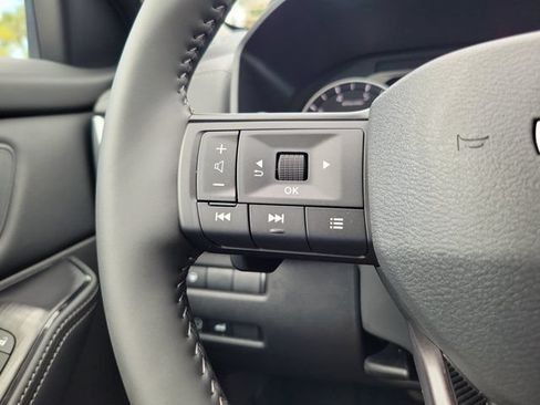 Certified 2026 Nissan Rogue SV FWD image 21