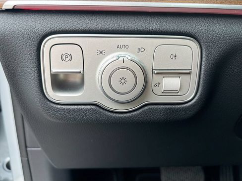 Used 2024 Mercedes-Benz GLE 350 4MATIC w/ Winter Package image 43
