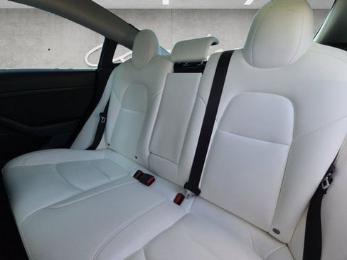 Used 2021 Tesla Model 3 Standard Range Plus image 22