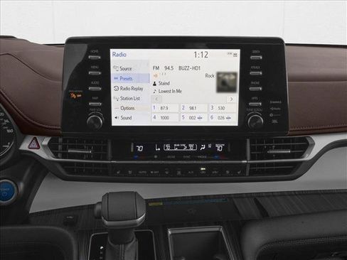 New 2026 Toyota Sienna Platinum image 7