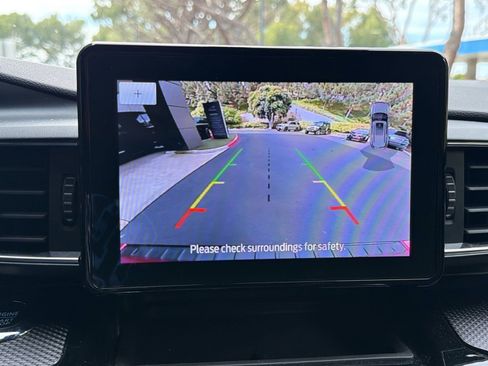 Used 2023 Ford Explorer ST-Line w/ Class IV Trailer Tow Package AWD/4WD image 25