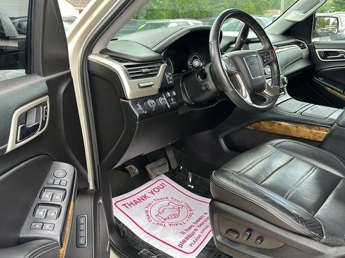 Used 2017 GMC Yukon Denali w/ Open Road Package AWD/4WD image 9