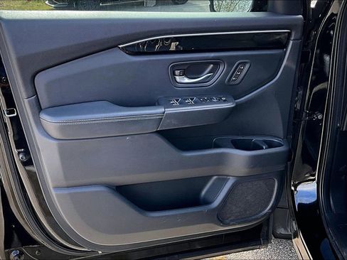 Used 2023 Honda Pilot Touring image 24