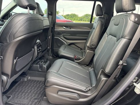 New 2026 Jeep Grand Cherokee L Limited AWD/4WD image 16