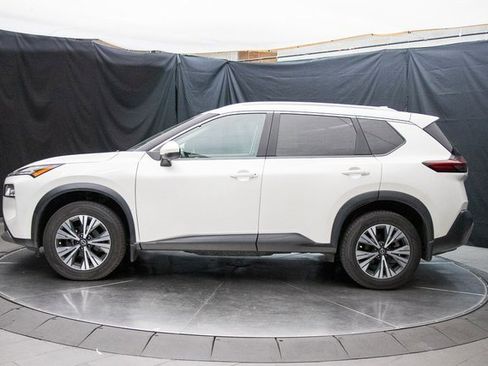 Used 2023 Nissan Rogue SV w/ SV Premium Package image 9