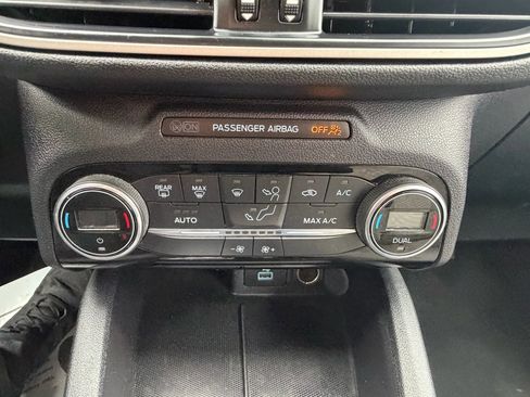 Used 2021 Ford Escape SE image 26