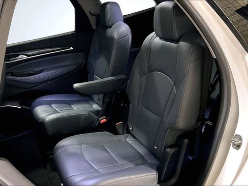 Used 2019 Buick Enclave Essence image 26