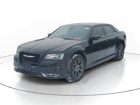 Used 2015 Chrysler 300 S w/ 300S Premium Group image 2