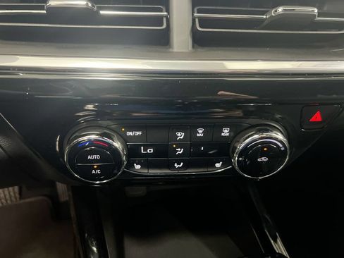 Used 2024 Chevrolet Trax RS w/ Driver Confidence Package FWD image 16