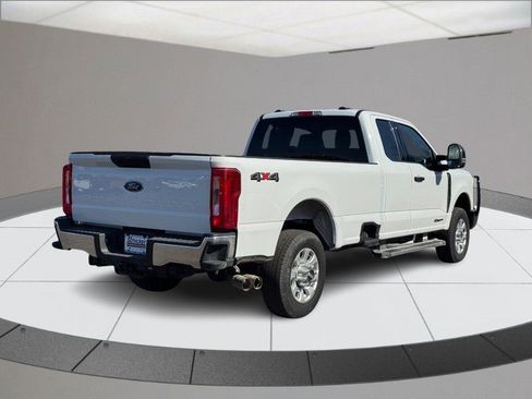 Used 2023 Ford F350 XLT image 3