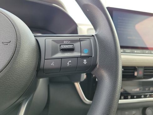 Certified 2021 Nissan Rogue SV FWD image 23