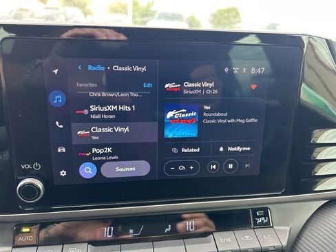 Used 2025 Toyota Camry SE w/ Convenience Package FWD image 13