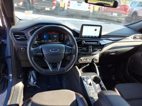 Certified 2023 Ford Escape ST-Line Select AWD/4WD image 15