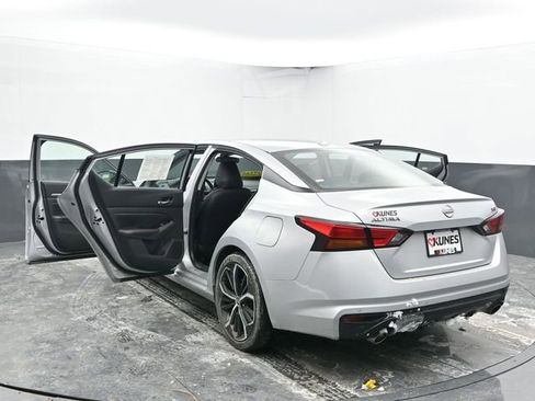 Used 2024 Nissan Altima 2.5 SR image 54