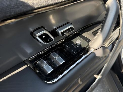 Used 2023 Land Rover Range Rover Sport SE AWD/4WD image 13