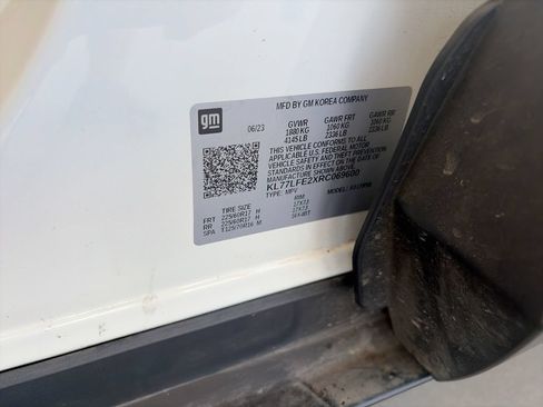 Used 2024 Chevrolet Trax LS FWD image 35