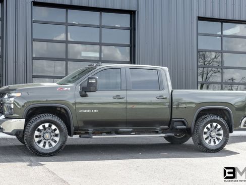Used 2022 Chevrolet Silverado 2500 LT w/ Convenience Package image 3