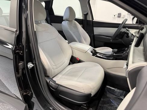 Used 2025 Hyundai Tucson SE FWD image 34