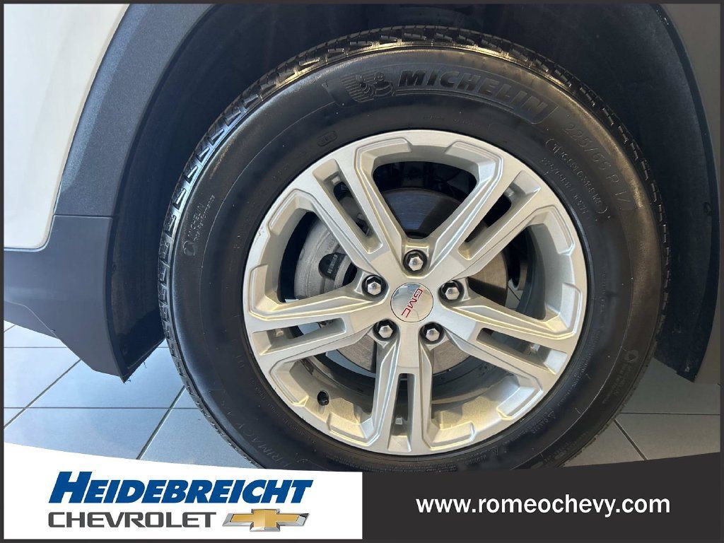 Used 2024 GMC Terrain SLE w/ Driver Convenience Package FWD image 7