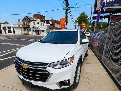 Used 2018 Chevrolet Traverse LT AWD/4WD image 2