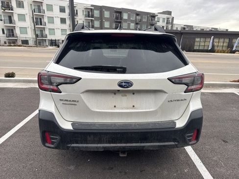 Used 2020 Subaru Outback Premium image 4