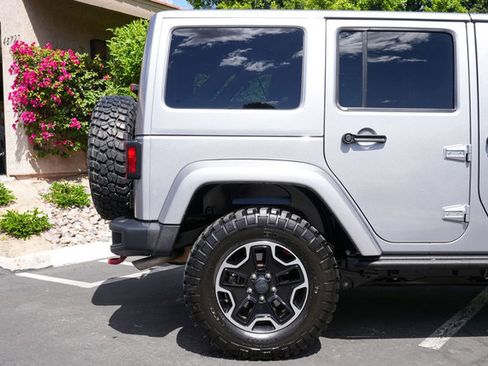Used 2016 Jeep Wrangler Unlimited Rubicon image 10