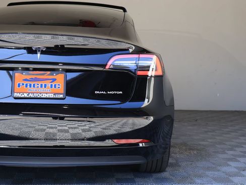 Used 2022 Tesla Model 3 Long Range AWD/4WD image 13