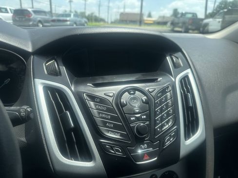 Used 2012 Ford Focus SE FWD image 11