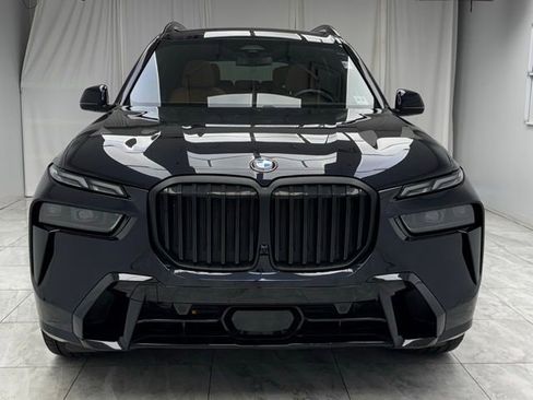 Used 2023 BMW X7 xDrive40i w/ Executive Package image 3