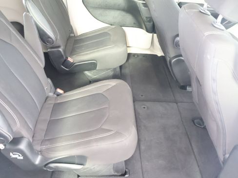 Used 2023 Chrysler Voyager LX FWD image 50