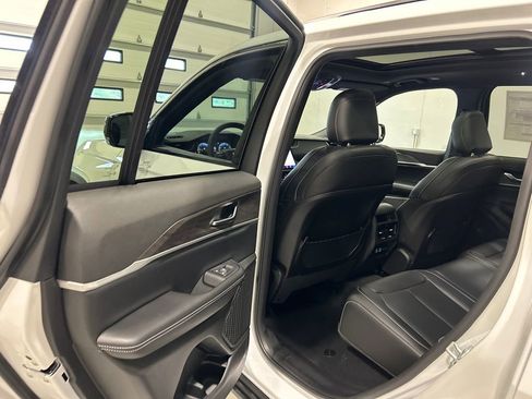 New 2025 Jeep Grand Cherokee Limited image 30