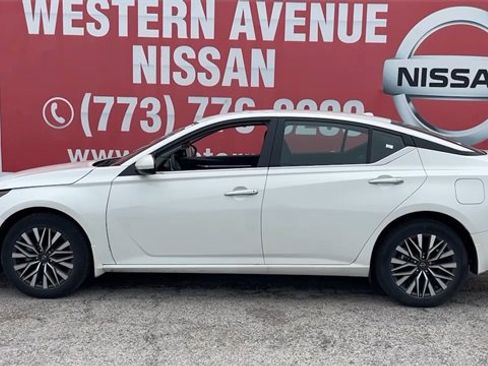 Used 2023 Nissan Altima 2.5 SV image 6
