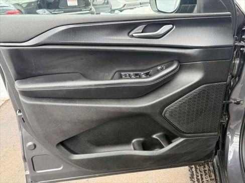 Certified 2023 Jeep Grand Cherokee Laredo w/ Luxury Tech Group I image 11